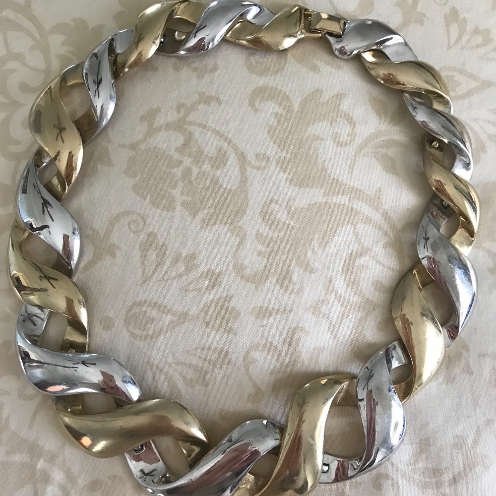 80’s chunky chain statement necklace